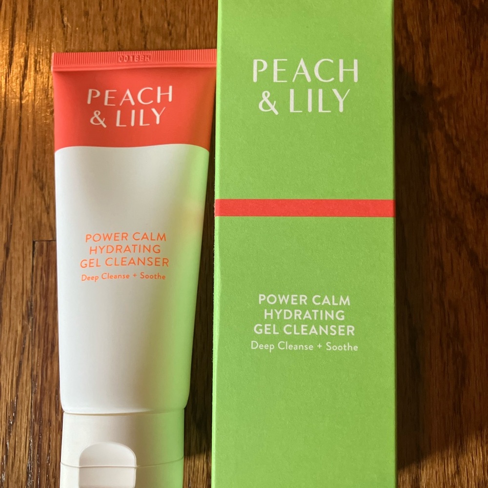 Power Calm Hydrating Gel Cleanser - Red and White